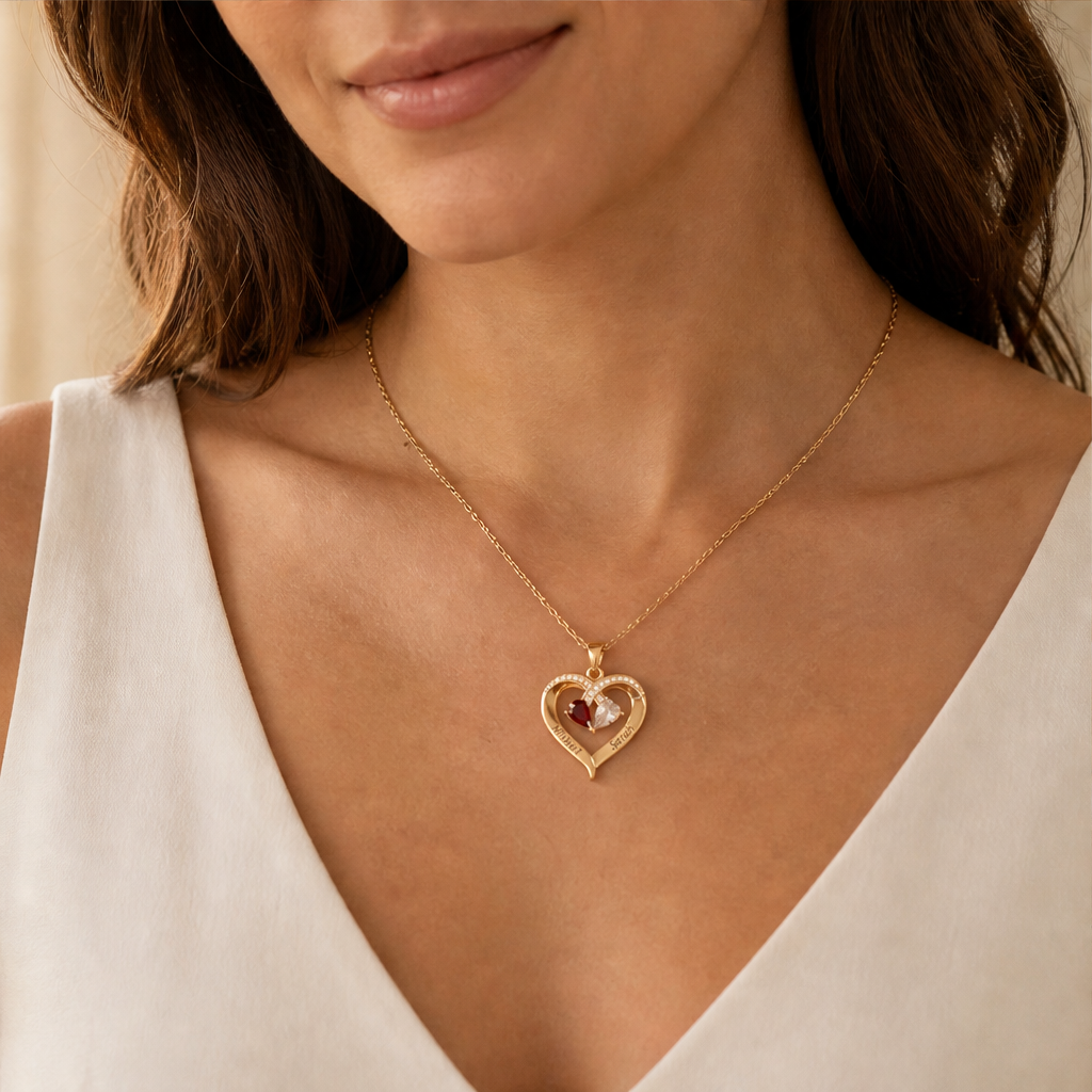 Amorletta – Collana Cuore Incisa con Pietra Portafortuna lifestyle