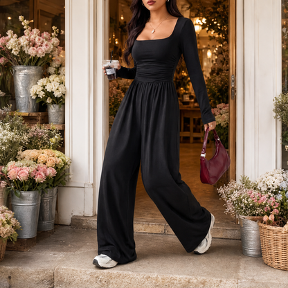 Velmira – Tuta a Gamba Larga con Scollo Quadrato lifestyle