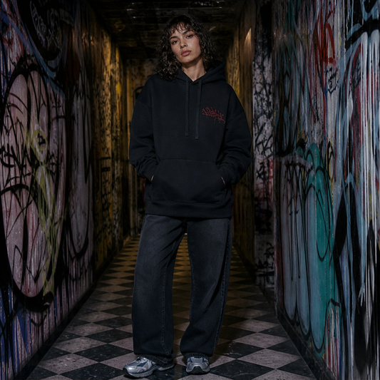 Varlock – Felpa Oversize con Cappuccio e Logo Ricamato lifestyle