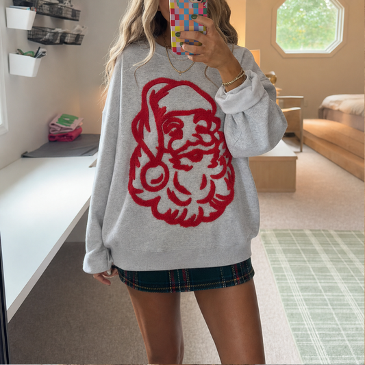 Felpa Babbo Natale Chenille | Maglione Natalizio Oversize - Ricamo Effetto Peluche lifestyle