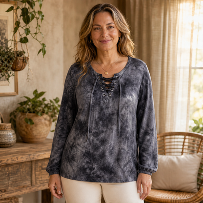 Velmora – Top Tie-Dye Allacciato con Scollo a V lifestyle