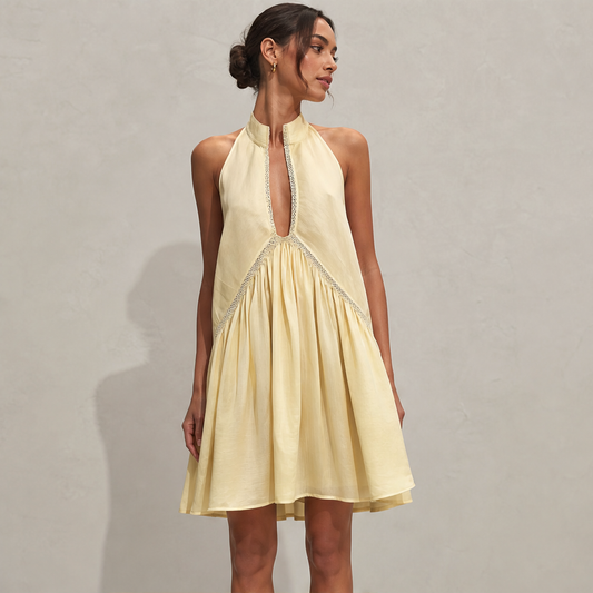 Marigold Miniabito Donna Senza Maniche con Scollo a V Profondo e Bordo in Pizzo - Abito Estivo Fluido con Collo all'Americana lifestyle