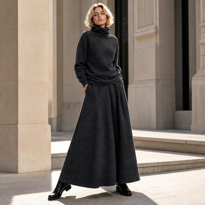 Varlune – Completo Dolcevita e Gonna Lunga a Due Pezzi lifestyle