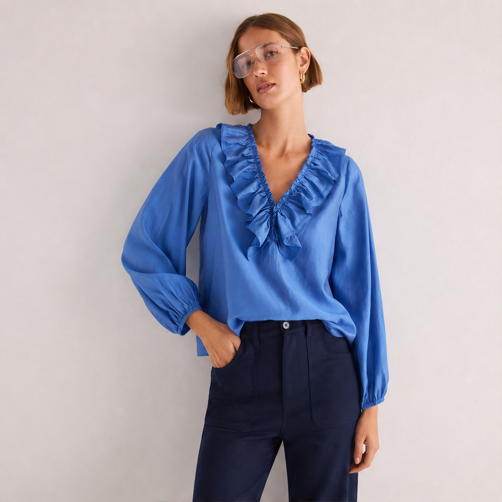 Velmora – Camicetta con Scollo a V e Rouches lifestyle
