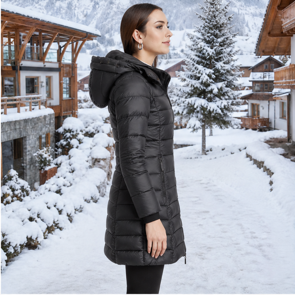 Novanne – Piumino Lungo Trapuntato con Cappuccio lifestyle