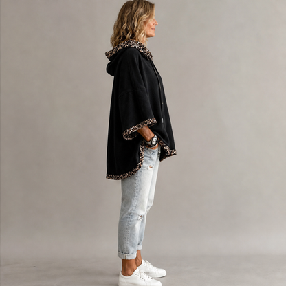 Velmara – Felpa Oversize con Cappuccio e Bordo Leopardato lifestyle