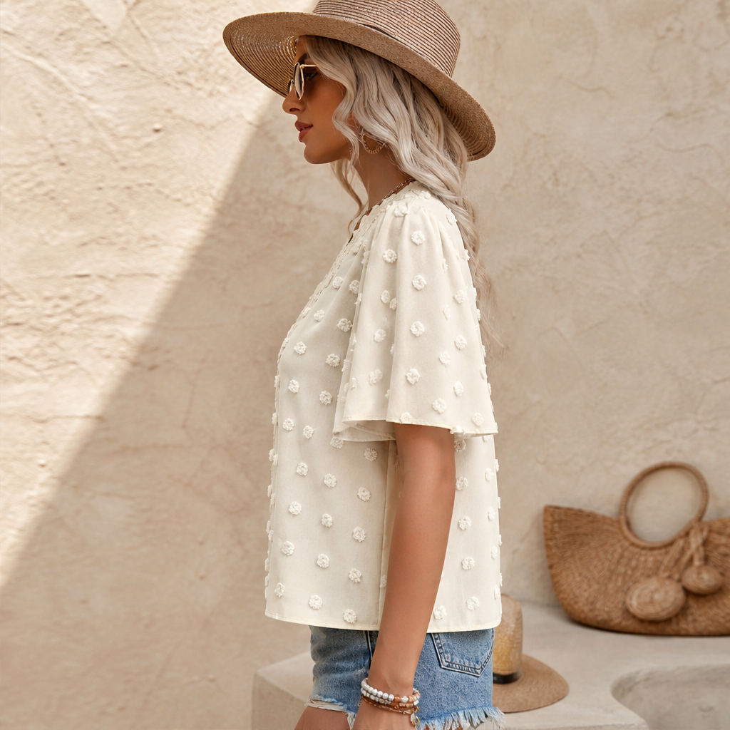 Farolina – Blusa Plumetis con Maniche a Farfalla in Pizzo lifestyle