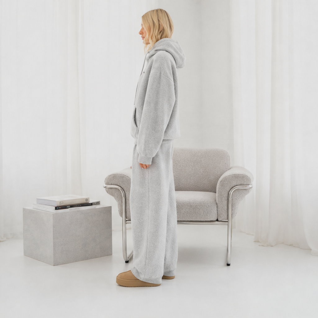 Morvana – Pantaloni Sweatpants in Pile Oversize lifestyle