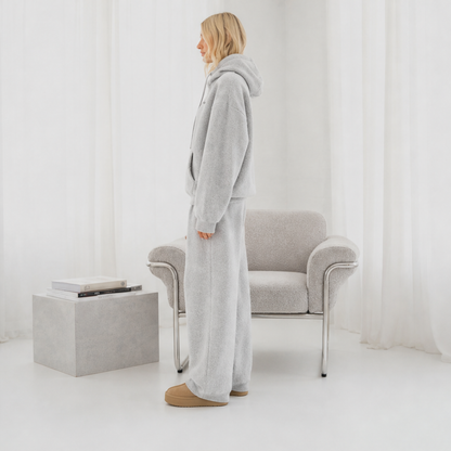 Morvana – Pantaloni Sweatpants in Pile Oversize lifestyle