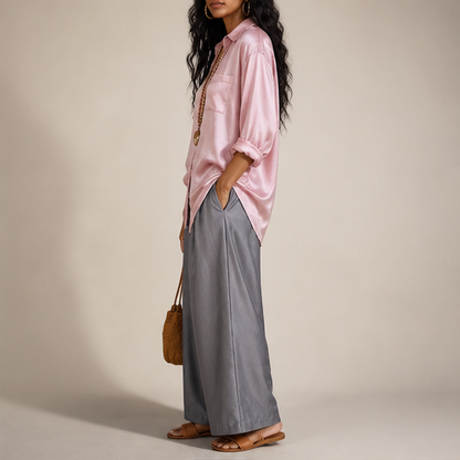 Completo Camicia Oversize in Raso Rosa | Set Due Pezzi con Pantaloni Grigi a Vita Alta Gamba Larga lifestyle