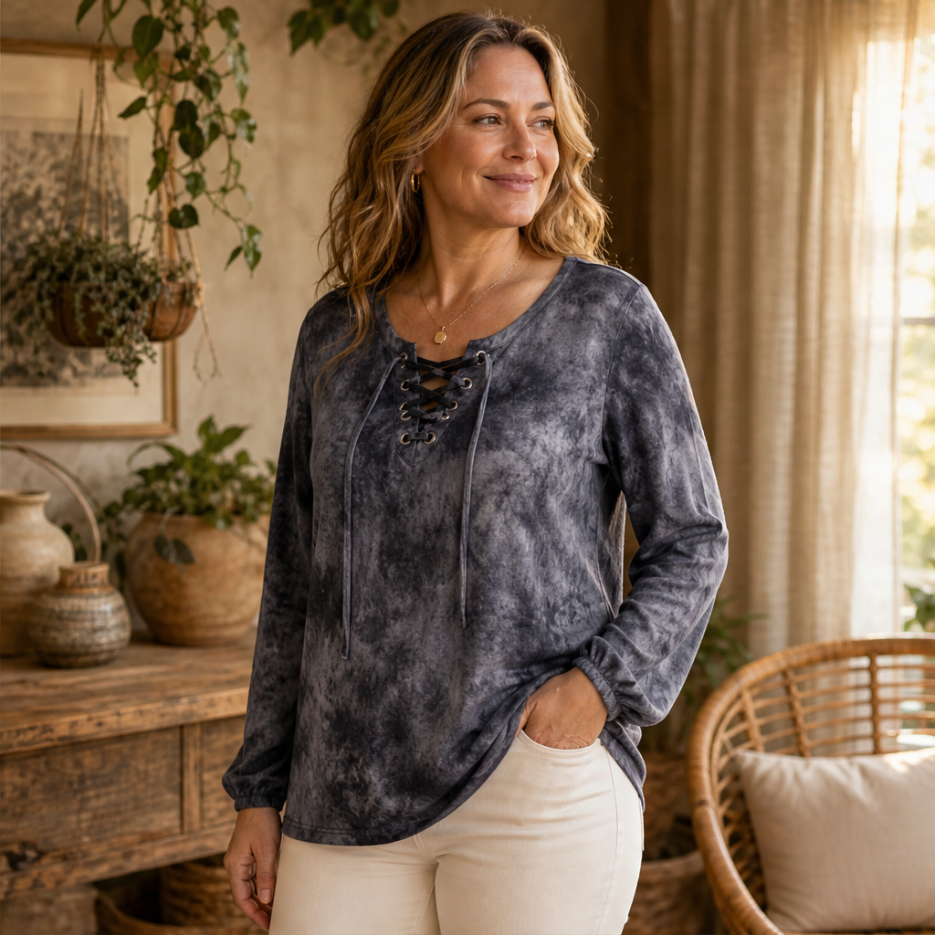 Velmora – Top Tie-Dye Allacciato con Scollo a V lifestyle
