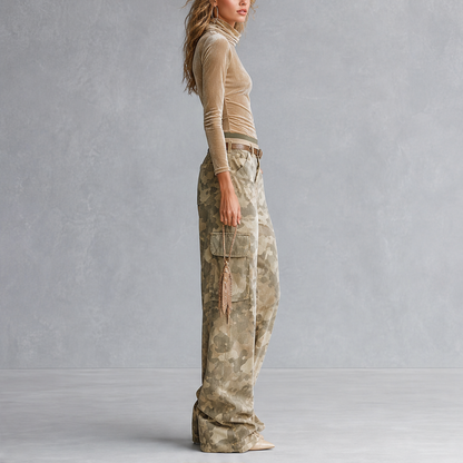 Velmara – Top Vellutato e Pantaloni Cargo Camouflage lifestyle