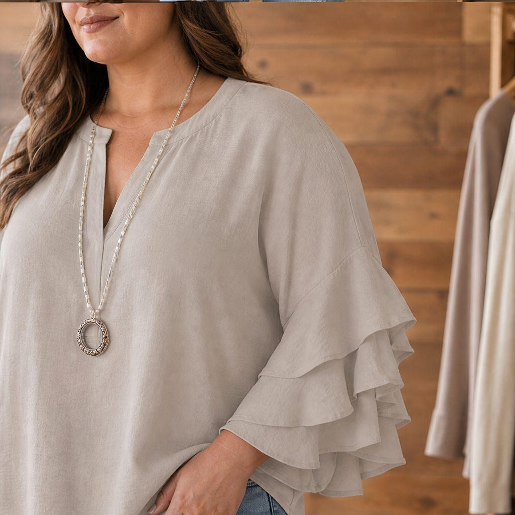 Valbrisa – Camicetta Scollo a V Maniche a Balze lifestyle