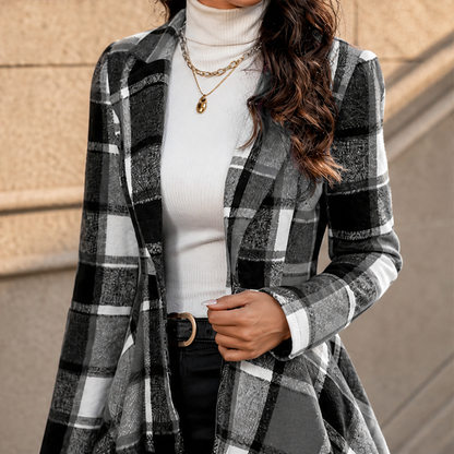 Varella – Cappotto Peplum a Scacchi Asimmetrico lifestyle