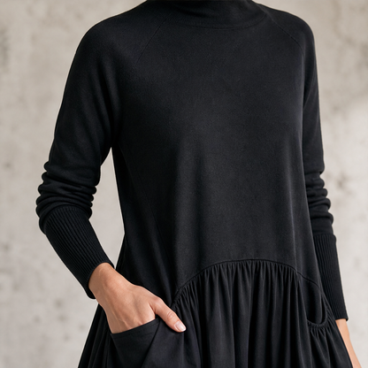 Novarela – Collo Alto Oversize con Tasche Abito Maxi lifestyle