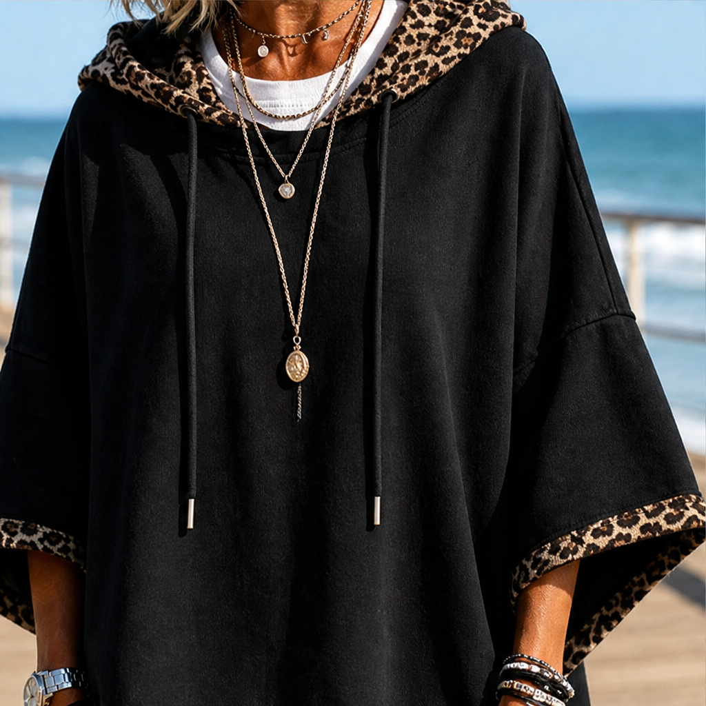 Felinora – Felpa Poncho con Bordo Leopardato lifestyle