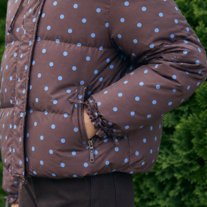 Volnetta – Piumino Collo Alto a Pois lifestyle