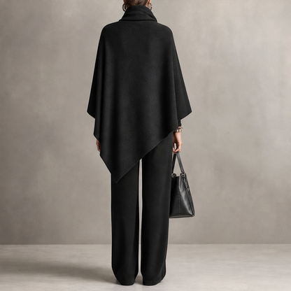Voralia – Completo Cappa Collo Alto e Pantaloni Larghi lifestyle