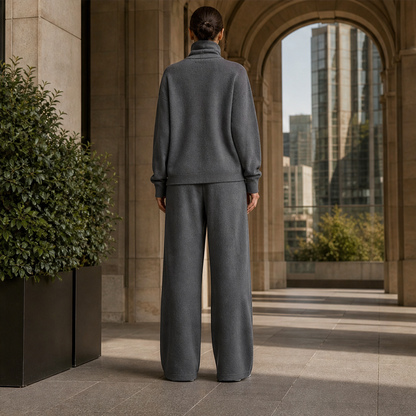 Novelora – Set Due Pezzi Dolcevita e Pantaloni Ampi lifestyle