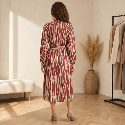 Velrosa – Abito Midi con Stampa Foglie Astratta lifestyle