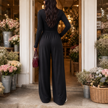 Velmira – Tuta a Gamba Larga con Scollo Quadrato lifestyle