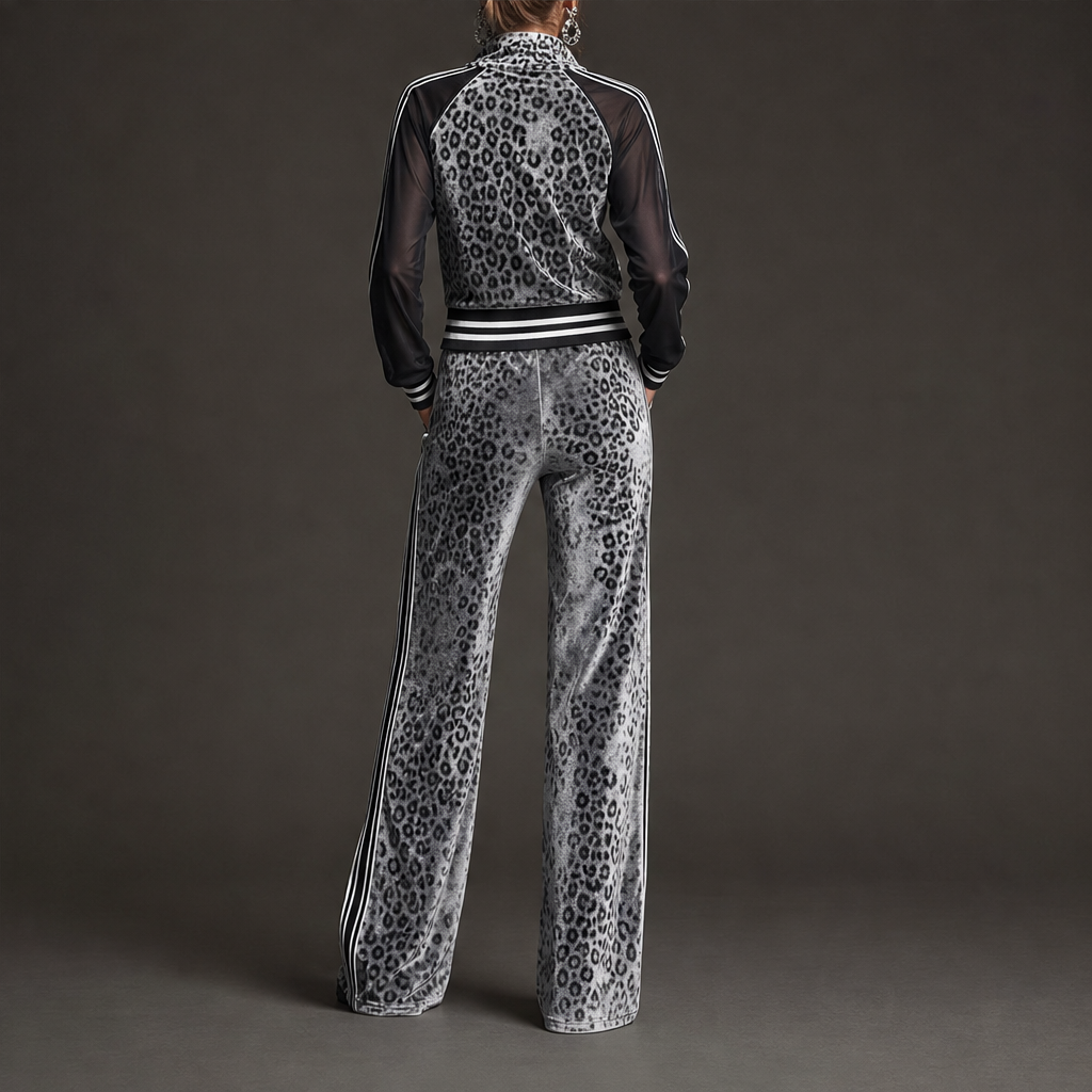 Tuta Leopardata in Velluto Grigia | Completo Sportivo Retro con Maniche in Mesh a Righe - Felpa e Pantaloni Donna lifestyle