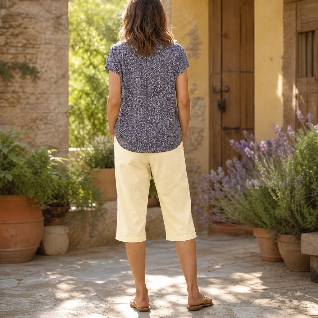 Lacerina – Pantaloni Capri Vita Alta con Pizzo lifestyle