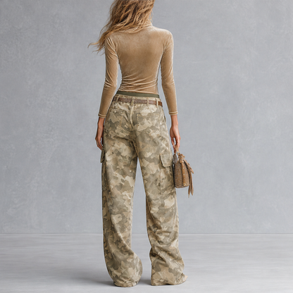 Velmara – Top Vellutato e Pantaloni Cargo Camouflage lifestyle