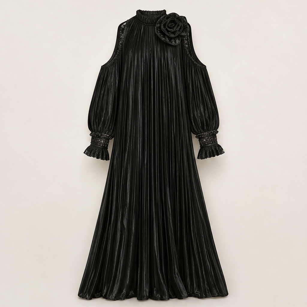 Olverra – Abito Lungo Plissettato con Fiore Black