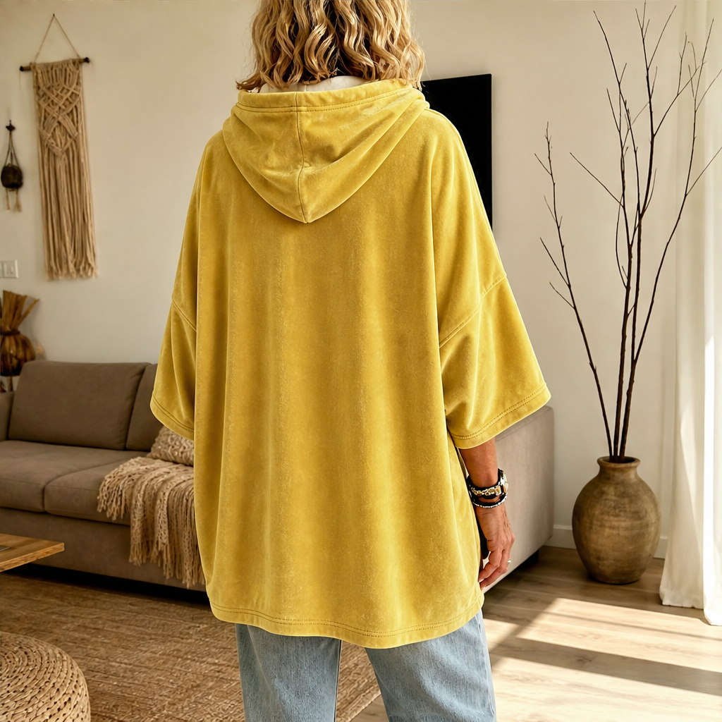 Velmora – Felpa Oversize in Velluto a Maniche 3/4 lifestyle