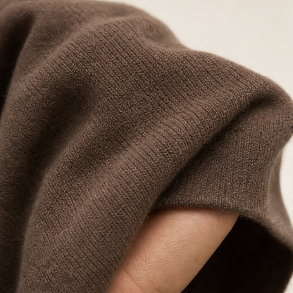 Voralia – Completo Cappa Collo Alto e Pantaloni Larghi detail