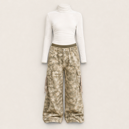 Velmara – Top Vellutato e Pantaloni Cargo Camouflage White