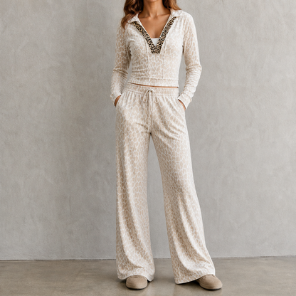 Velmara – Completo Animalier Top Velluto e Pantaloni Flare Beige