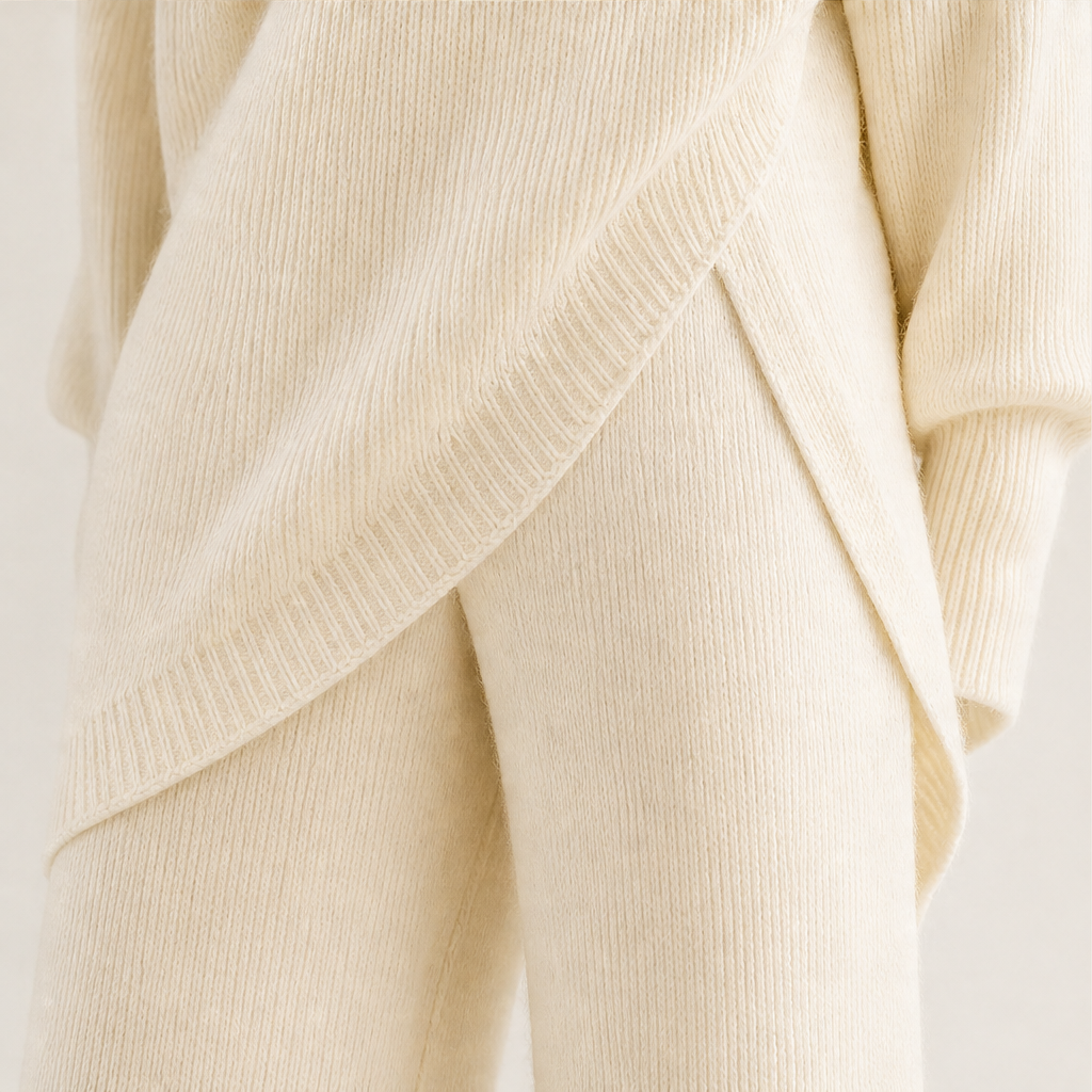 Vellucci – Completo Dolcevita con Bottoni e Pantaloni Palazzo detail